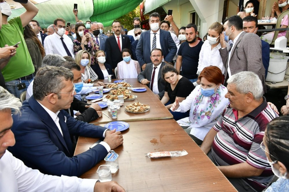 Akşener'den şehidin ailesine ziyaret - Resim : 2