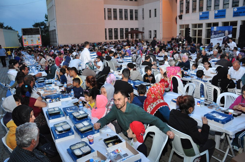 Kaymakamlık; belediyeye vermedi, AKP ilçe başkanlığına verdi - Resim : 1