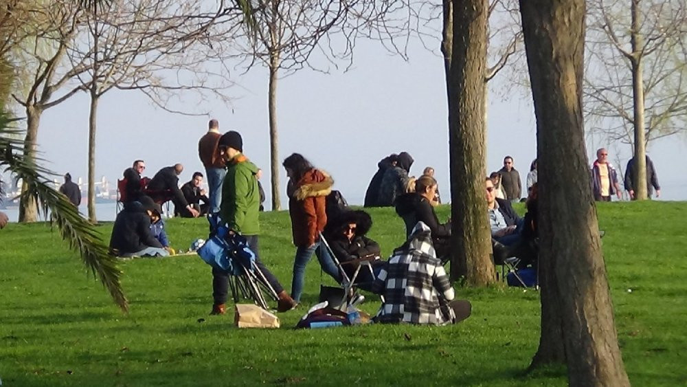 İstanbul’dan şoke eden görüntüler... Sahiller dolup taştı - Resim : 2