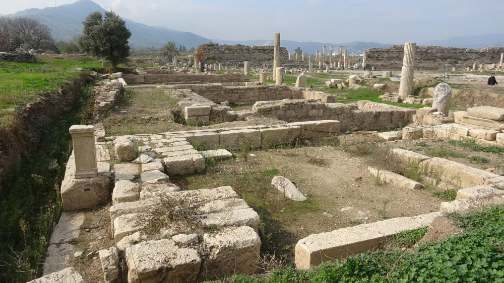 Magnesia büyülüyor! Zeus Tapınağı gün yüzüne çıktı - Resim : 1