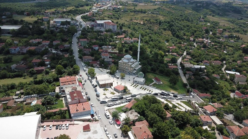 Havalimanı yakınındaki mahallede ‘servis aracı istilası’ tepkisi - Resim : 2