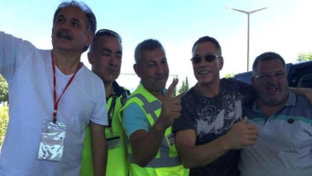 Bodrum'da 'kaçak tur' denetiminde ünlü aktör sürprizi! - Resim : 2