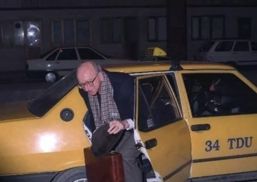 T&uuml;rk siyasetinin g&uuml;len y&uuml;z&uuml; Erdal İn&ouml;n&uuml;, vefatının 14. yılında anıldı - Resim : 4