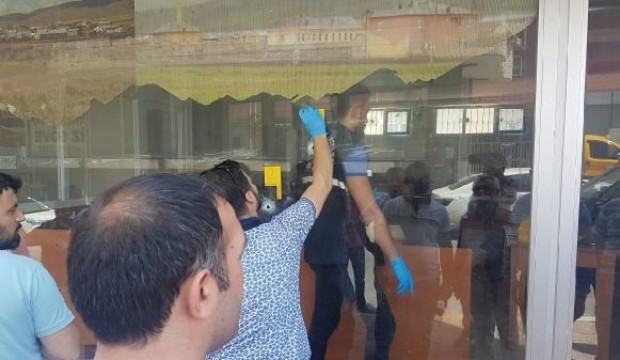 Esenyurt'ta seçim öncesi derneğe silahlı saldırı - Resim : 1