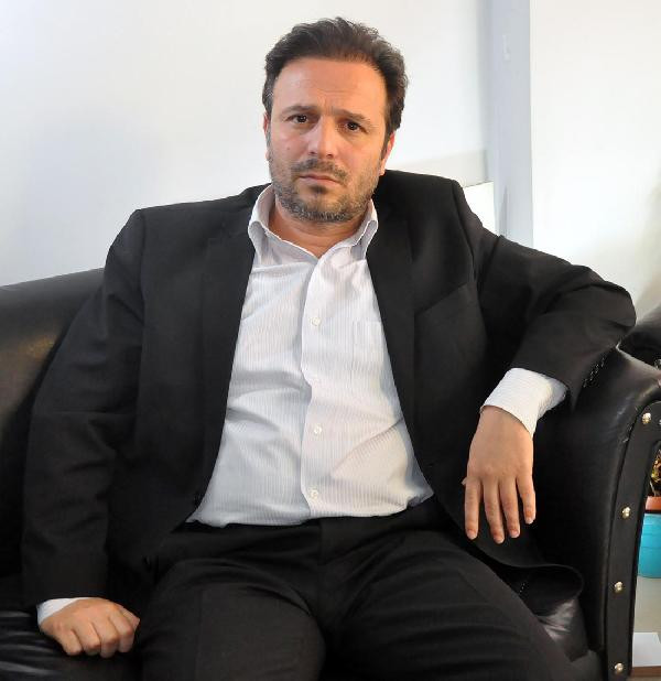 CHP'li avukat Erdoğan'a hakaret ettiği iddiasıyla tutuklandı - Resim : 1