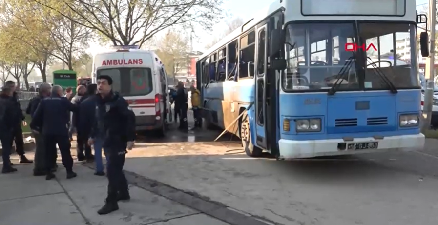 İnfaz koruma memurlarını taşıyan servise bombalı saldırı! - Resim : 1