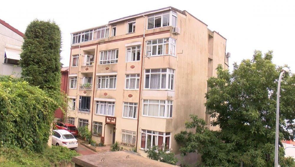 İstanbul&rsquo;da sağanak yağış hayatı olumsuz etkiledi - Resim : 3