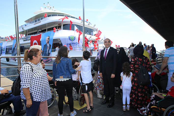 İmamoğlu'na 'her şey çok güzel olacak' diyen Berkay Atatürk'ün Gençliğe Hitabesi'ni okudu - Resim : 3