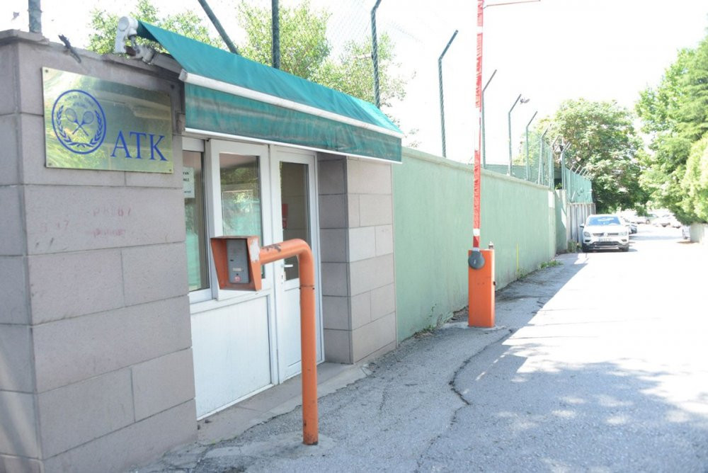 Tarihi tenis kulübüne yıkım tehdidi geliyor - Resim : 1