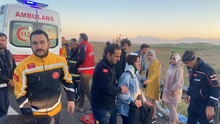 Niğde'de öğrencileri taşıyan otobüs devrildi: 3 ölü, 41 yaralı - Resim : 2