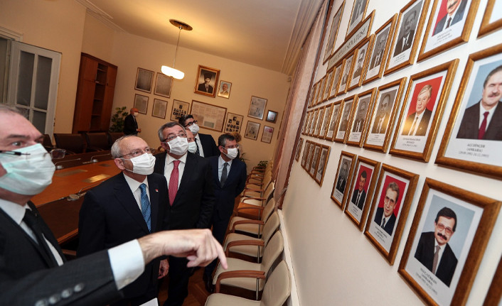 CHP'nin tarihi, CHP Grup Yönetim Kurulu Salonu'na taşındı - Resim : 2