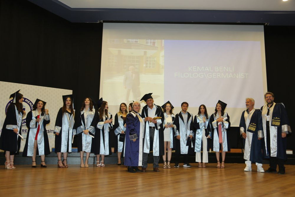 73 yaşındaki Emekli astsubay üniversite mezunu oldu - Resim : 2