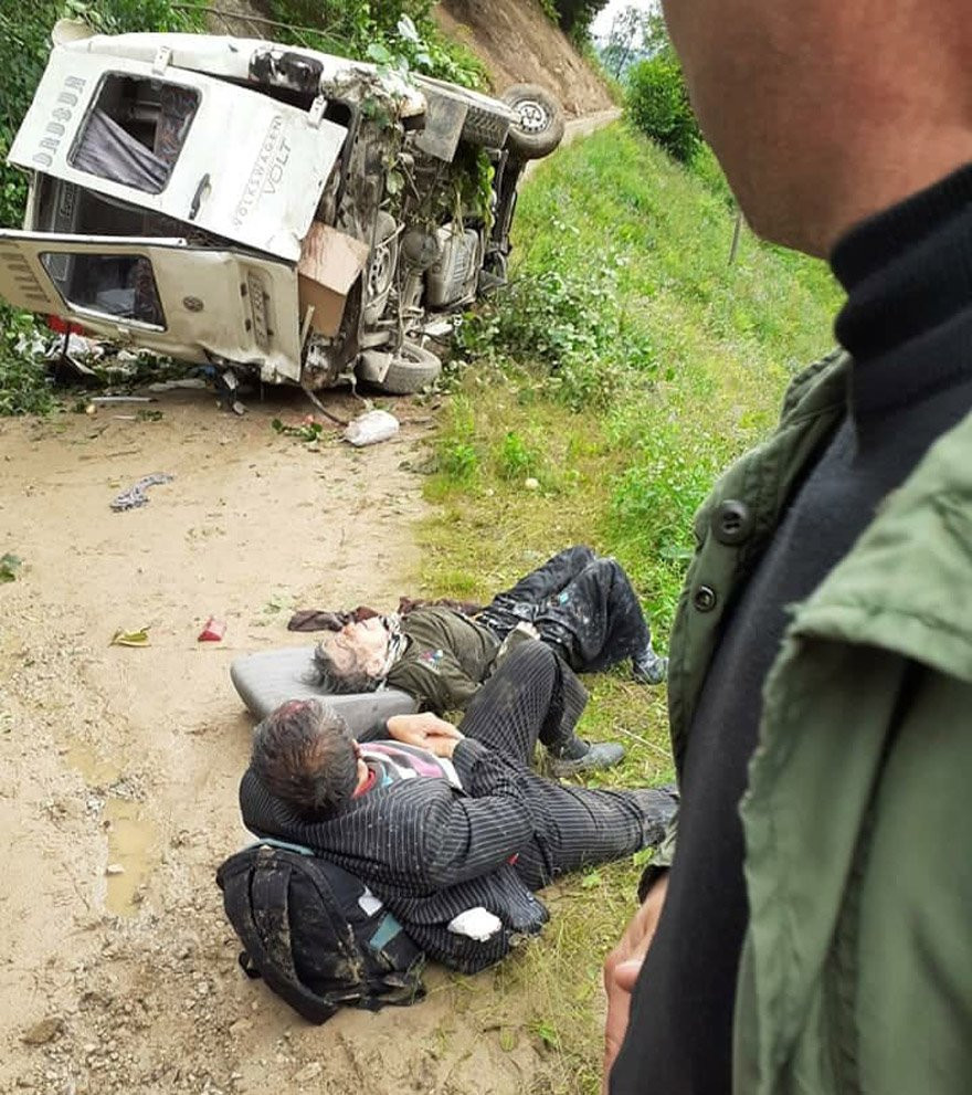 Giresun’da yolcu minibüsü dereye devrildi: 5 ölü 6 yaralı - Resim : 2