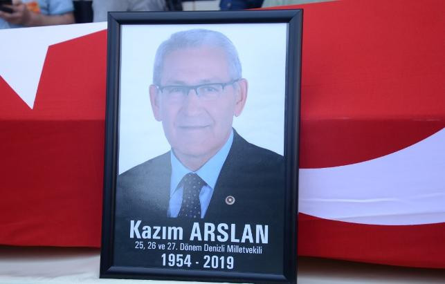 Müjde Ar CHP'li vekilin ardından bu sözleri söyledi - Resim : 1