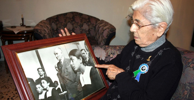 Atatürk'le çekilen fotoğrafıyla hafızalara kazınan Remziye Tatlı hayatını kaybetti - Resim : 1