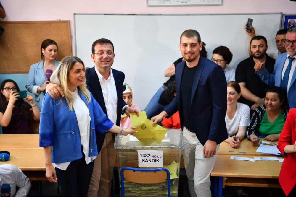 Dünya basını oradaydı: İmamoğlu oyunu izdiham altında kullandı - Resim : 3