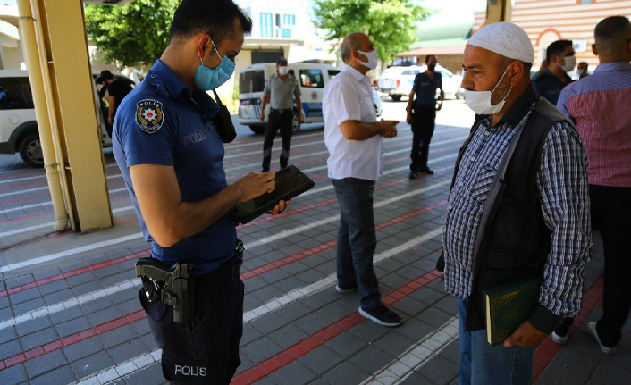 Mezarlıkta ‘korsan hoca’ avı - Resim : 1