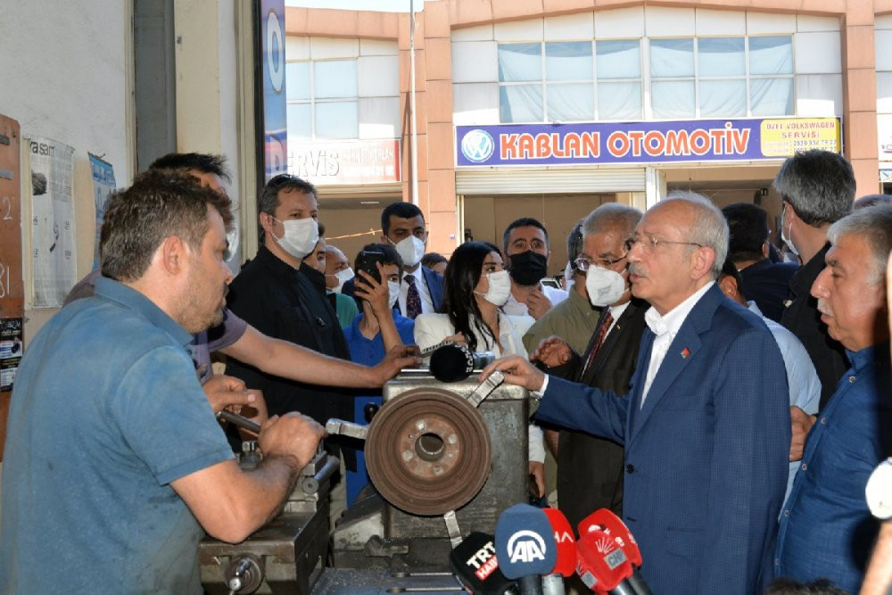 Kılıçdaroğlu'ndan elleri kirli olduğu için tereddüt eden esnafa: O eli sıkmaktan şeref duyarım - Resim : 3