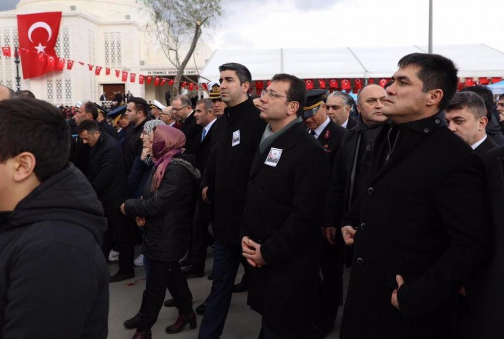 İBB ve Kartal Belediye Başkanı, şehit askerin cenaze törenine katıldı - Resim : 1