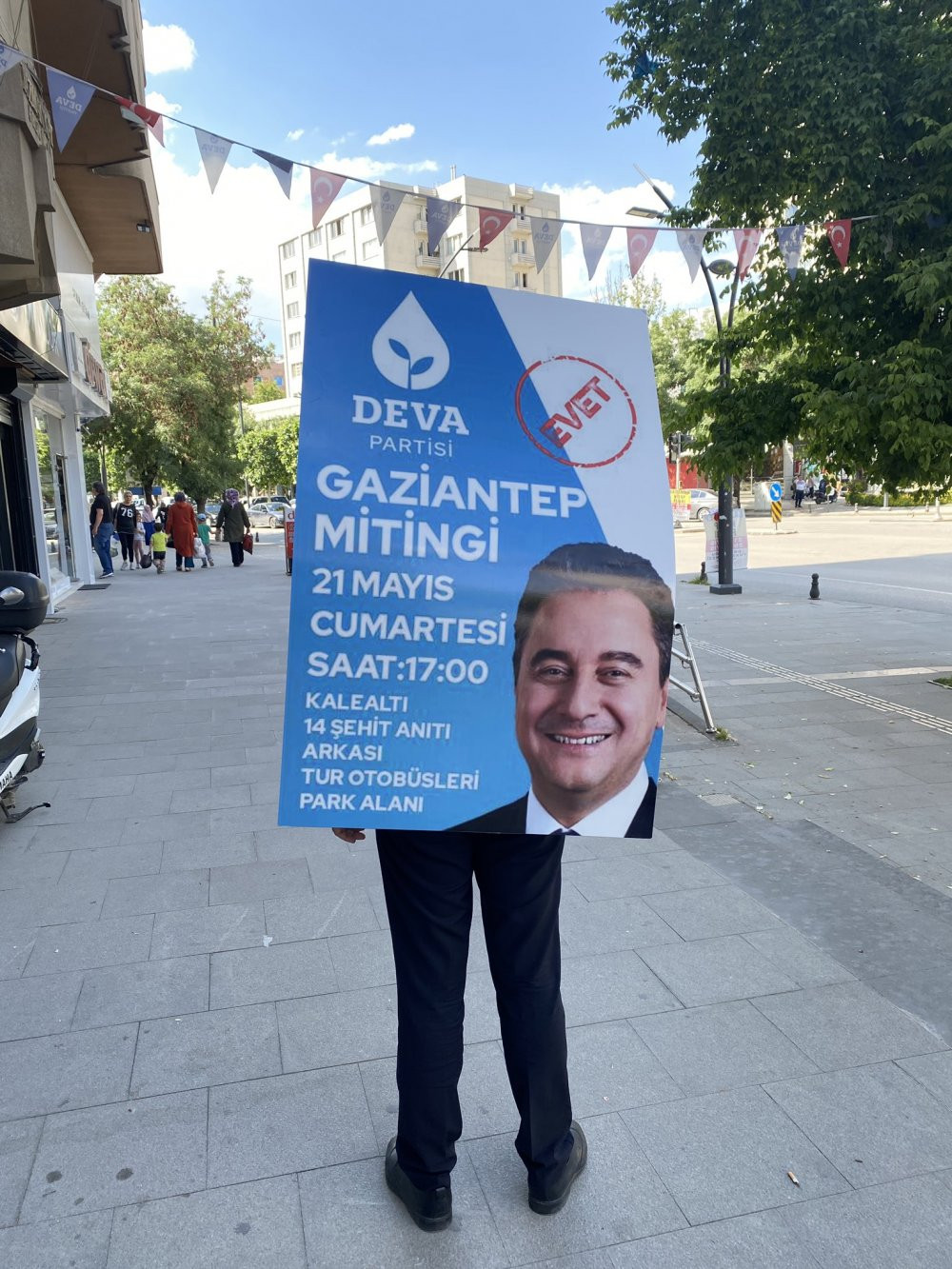 DEVA Partisi'ne miting yasağından sonra afiş engeli - Resim : 1