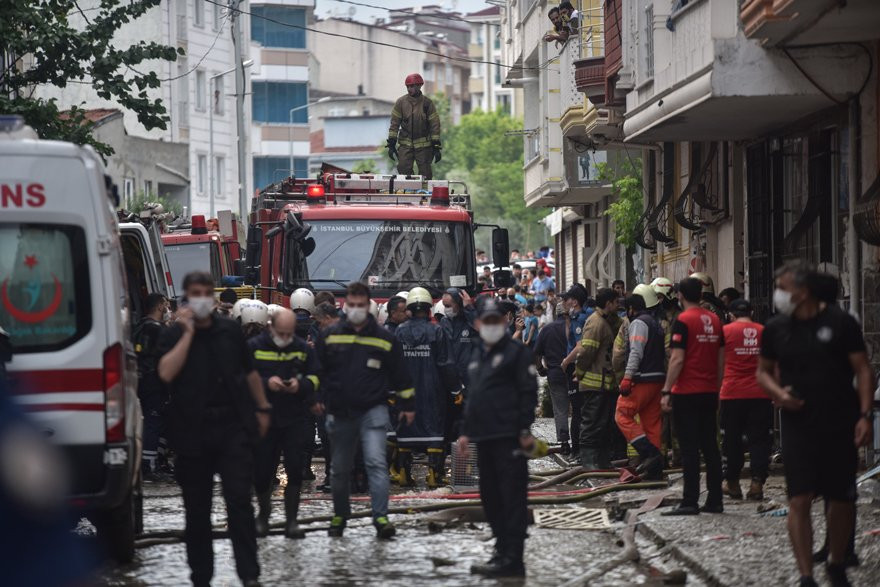 İstanbul'daki selde bir kişi hayatını kaybetti - Resim : 2