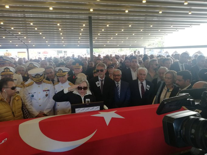 Kumpas mağduru emekli amiral son yolculuğuna böyle uğurlandı - Resim : 5