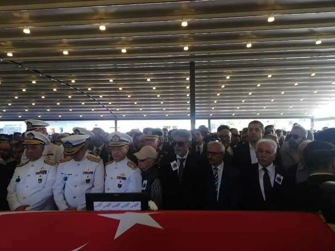 Kumpas mağduru emekli amiral son yolculuğuna böyle uğurlandı - Resim : 6