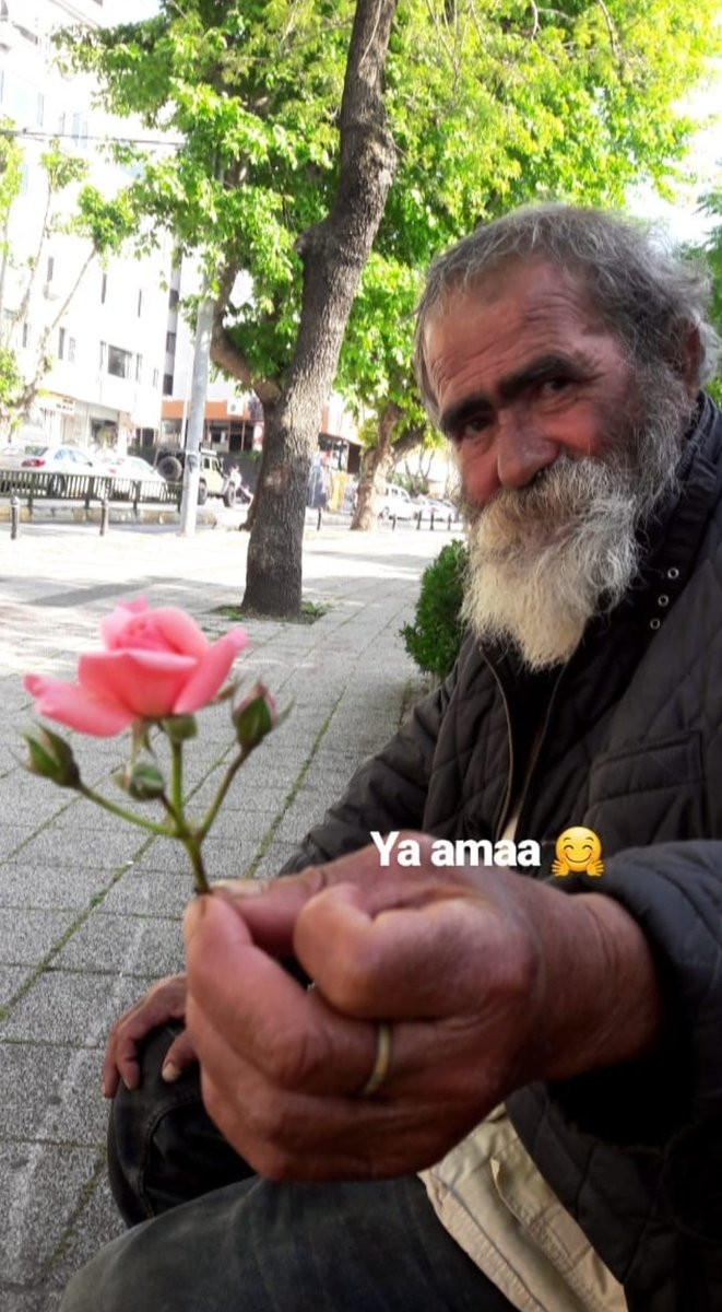 Kadık&ouml;y'de sokakta yaşadığı &ouml;ğrenilen yaşlı adam donarak hayatını kaybetti - Resim : 1