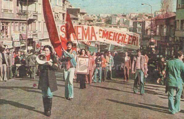 Uğur Mumcu ve Fatma Girik bir arada... Büyük Madenci Yürüyüşü'nden tarihi fotoğraf - Resim : 2