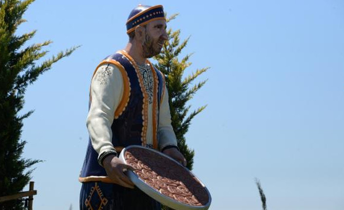 Mimari faciaya tepkiler sürüyor: 'Yapılan bu ucubeyi lütfen yıksınlar' - Resim : 2