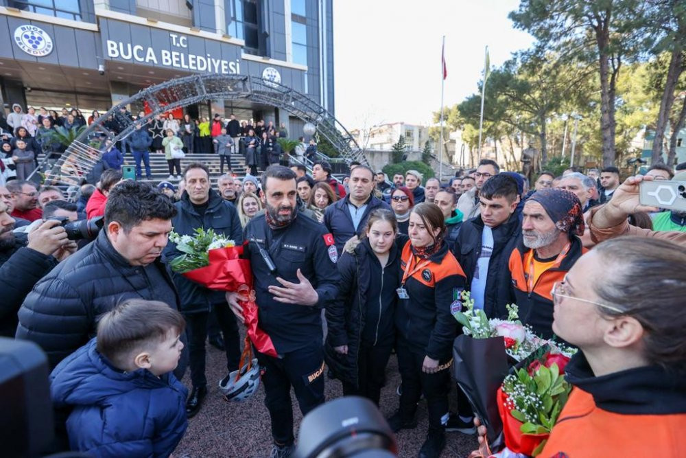 Buca’nın kahramanları evlerine döndü - Resim : 1