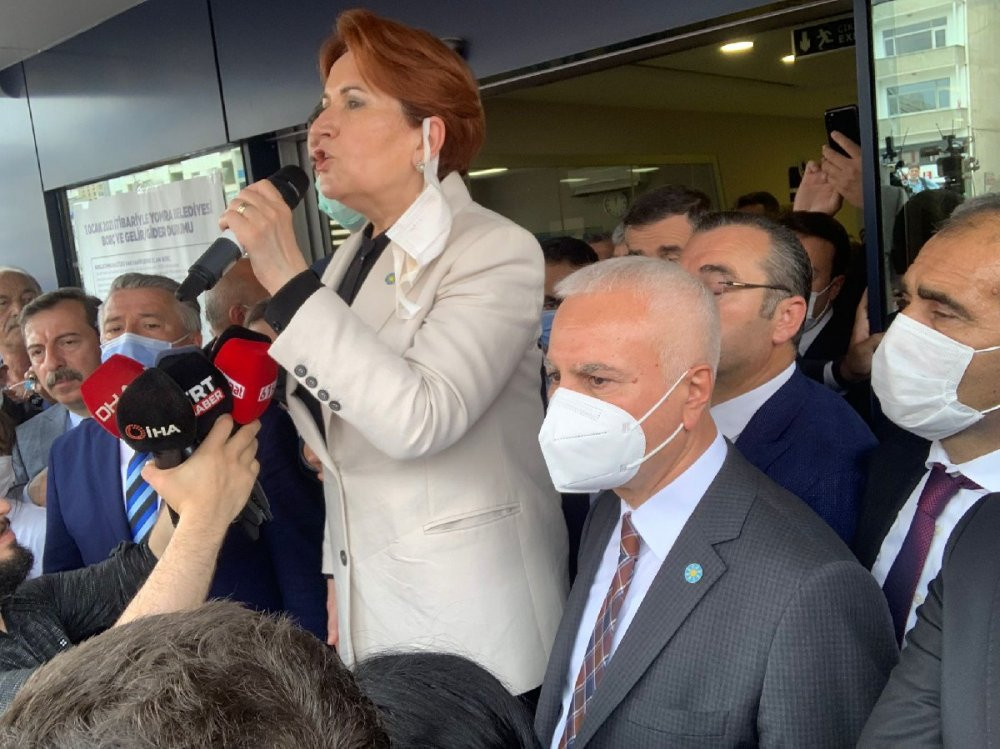 Meral Akşener: Erdoğan 5 maaşlı danışmanların emrine girmiş - Resim : 1