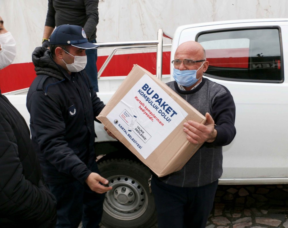 Kartal Belediyesi’nden kahvehane esnafına erzak desteği - Resim : 1