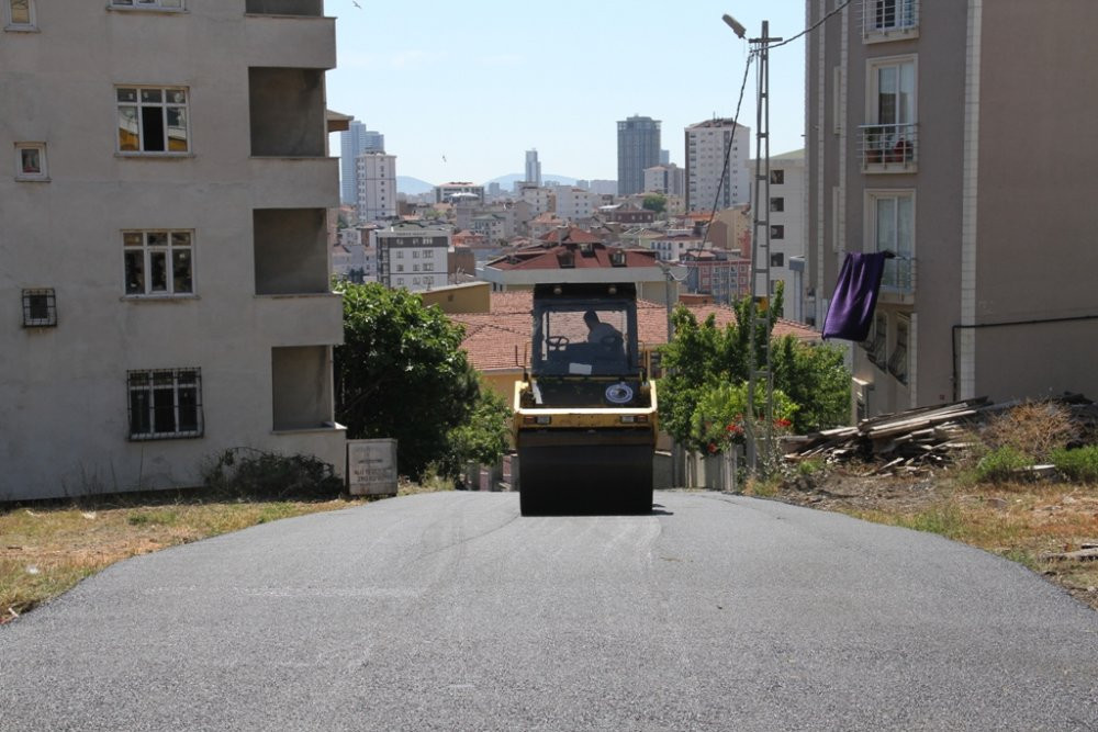 Kartal'da 65 Bin Ton Asfalt Serimi Gerçekleşti - Resim : 1