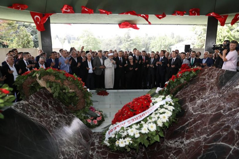 CHP'den Menderesler'e 'Demokrasi Müzesi' sözü - Resim : 12