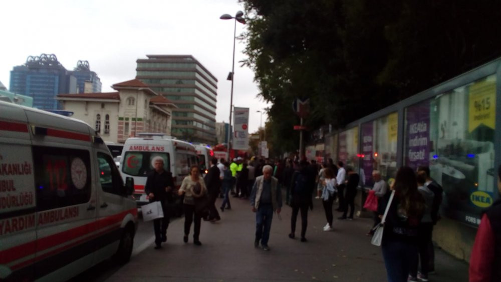 Mecidiyeköy Metrosu'nda intihar... - Resim : 1