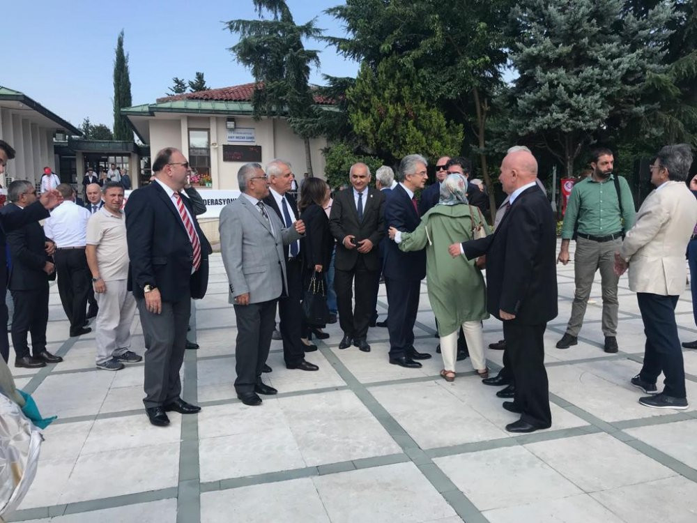 CHP'den Menderesler'e 'Demokrasi Müzesi' sözü - Resim : 4