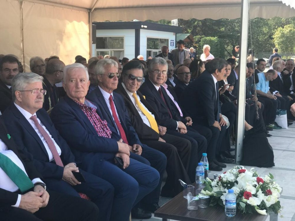 CHP'den Menderesler'e 'Demokrasi Müzesi' sözü - Resim : 6