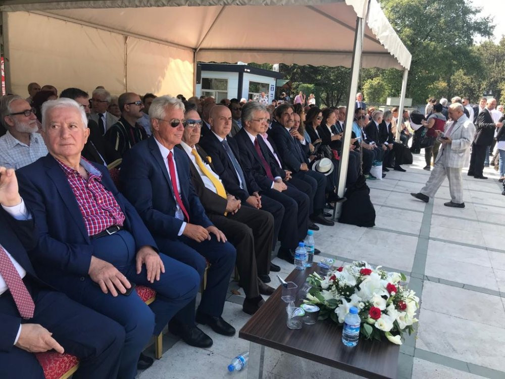 CHP'den Menderesler'e 'Demokrasi Müzesi' sözü - Resim : 7