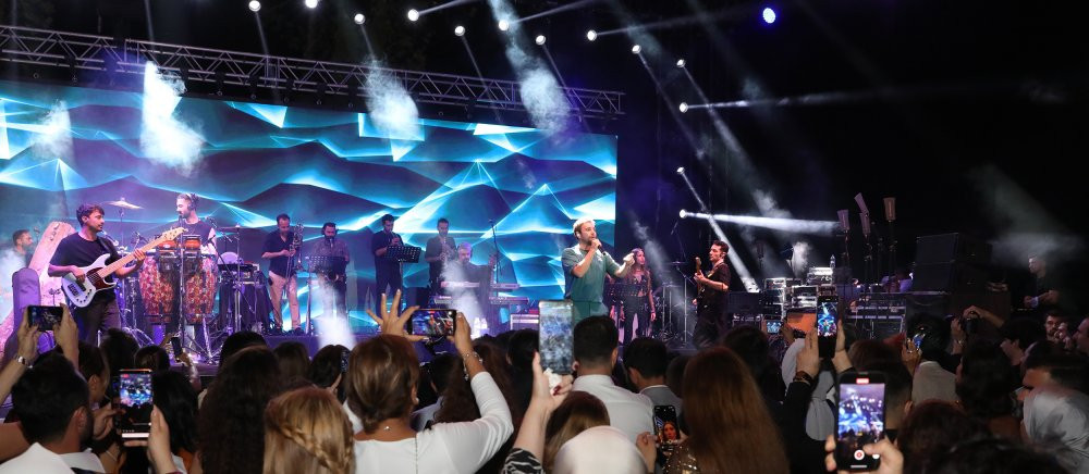 Edis ve Murat Dalkılıç konserleriyle Vesen Yalıları'nda yaza veda etkinliği - Resim : 6