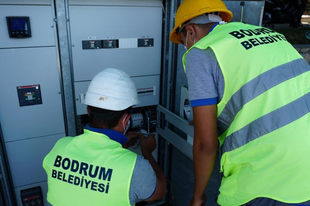 Bodrum Belediyesinden dikkat çeken 'tasarruf' adımı: Sokaklar donatıldı - Resim : 1