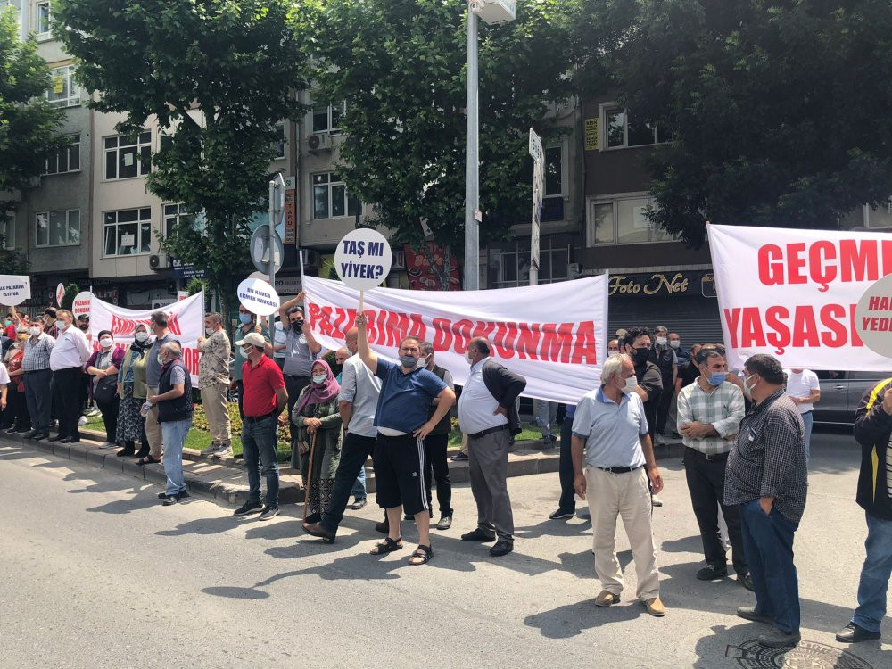 AKP'li belediye başkanı protesto edildi - Resim : 4