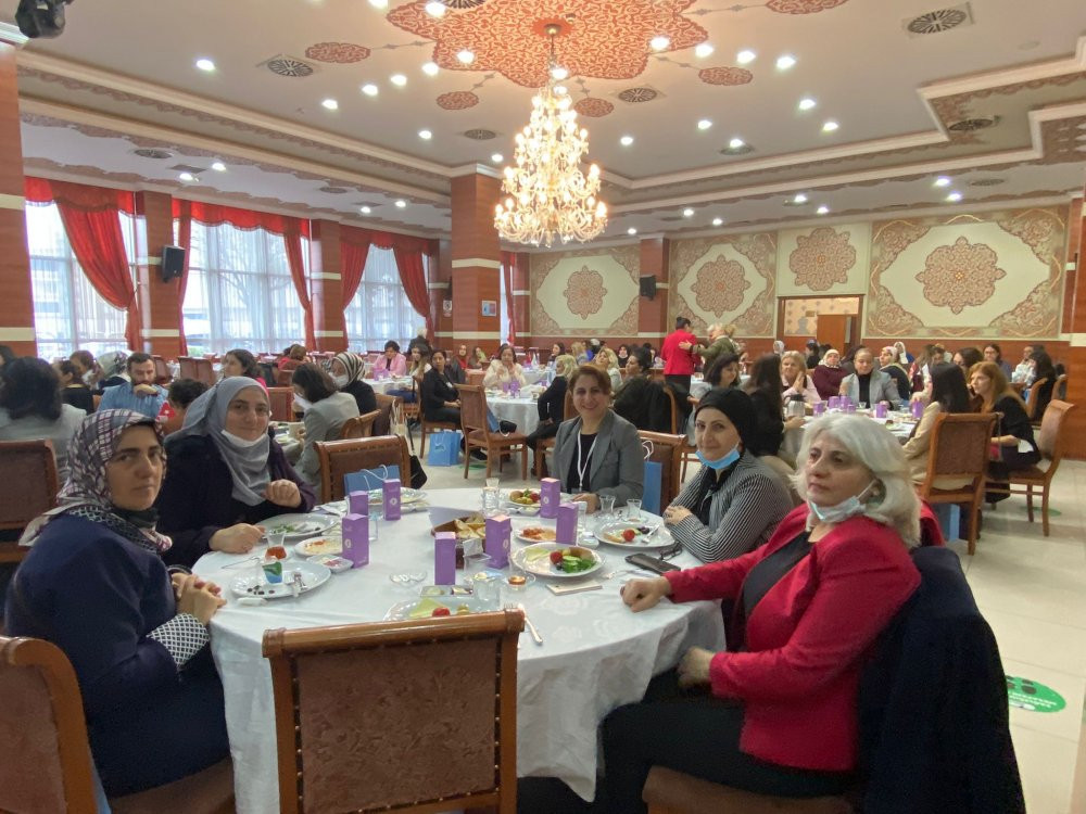 Esenyurtlu kadınlar 'gelecek' için buluştu: Bir arada güçlüyüz - Resim : 4