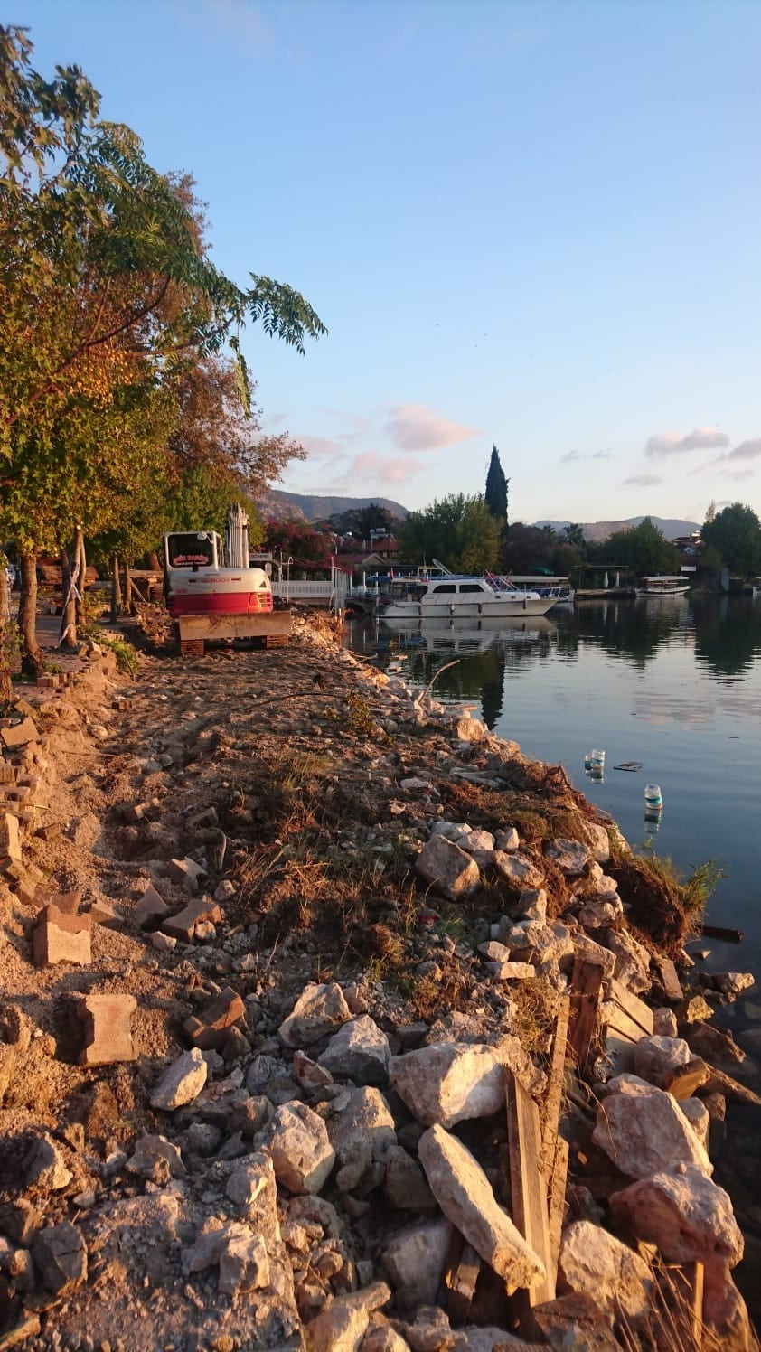 Doğal koruma alanında olan kanala kaya dolduruluyor - Resim : 3