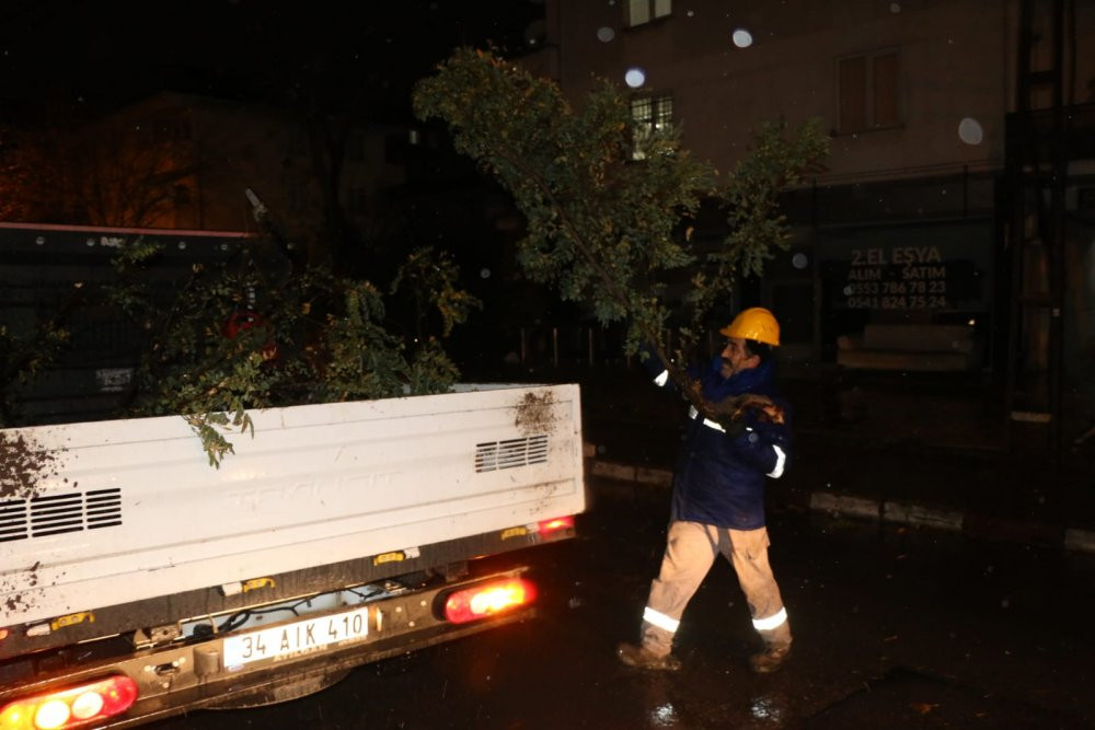 Kartal'da lodos nöbeti - Resim : 1