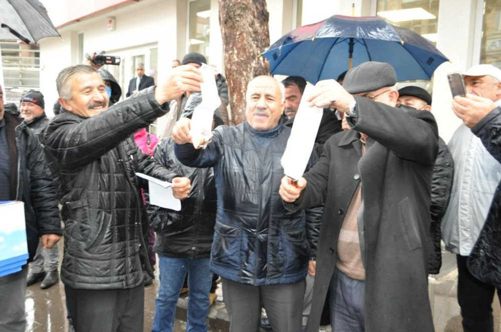 Valilik yasak koymuştu! CHP kent meydanında basın açıklaması yaptı - Resim : 2