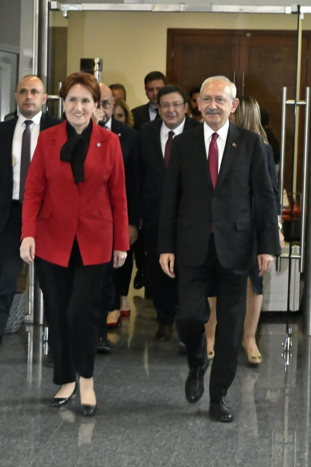 Meral Akşener'den, CHP lideri Kılıçdaroğlu'na ziyaret - Resim : 1