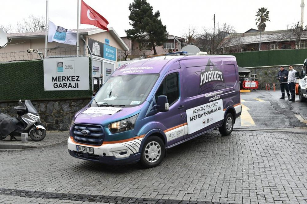 Beşiktaş Belediyesi'nin Öğrenci'Ye ve Mobivet araçları afet bölgesine doğru yola çıktı - Resim : 1