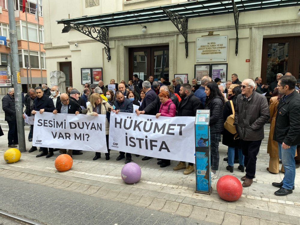 Kadıköy'de CHP'den 'Hükümet istifa' eylemi - Resim : 2
