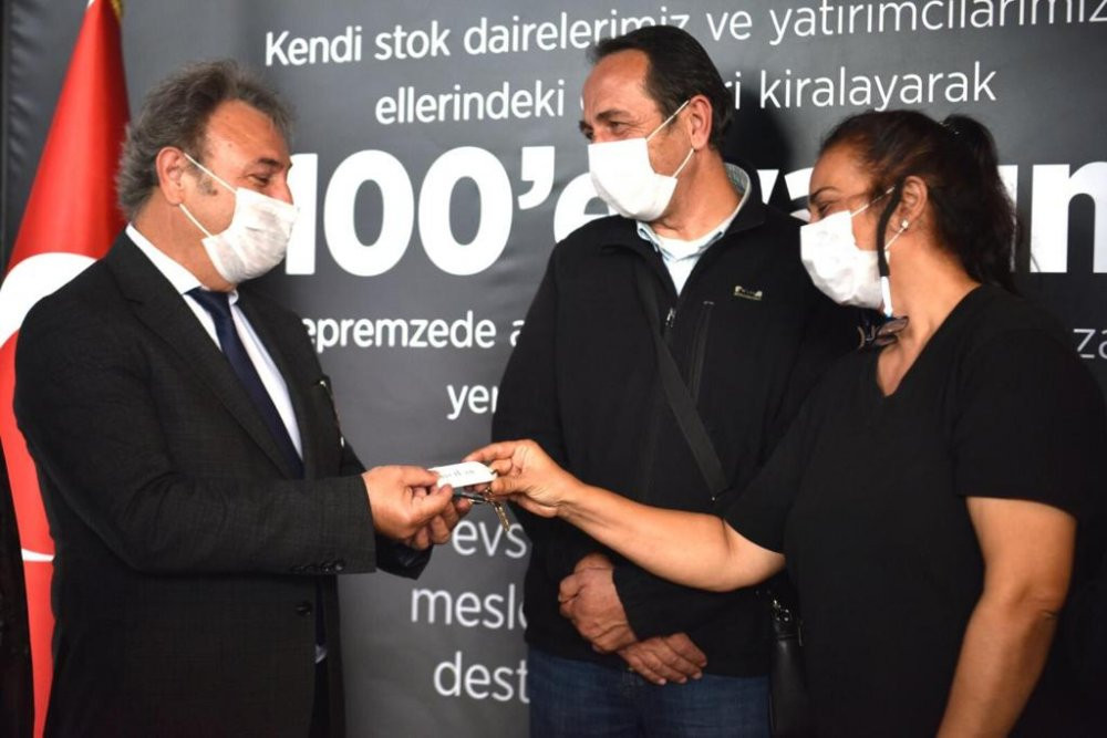 Bornova Belediyesi'nden 200 depremzede aileye yeni ev  - Resim : 1